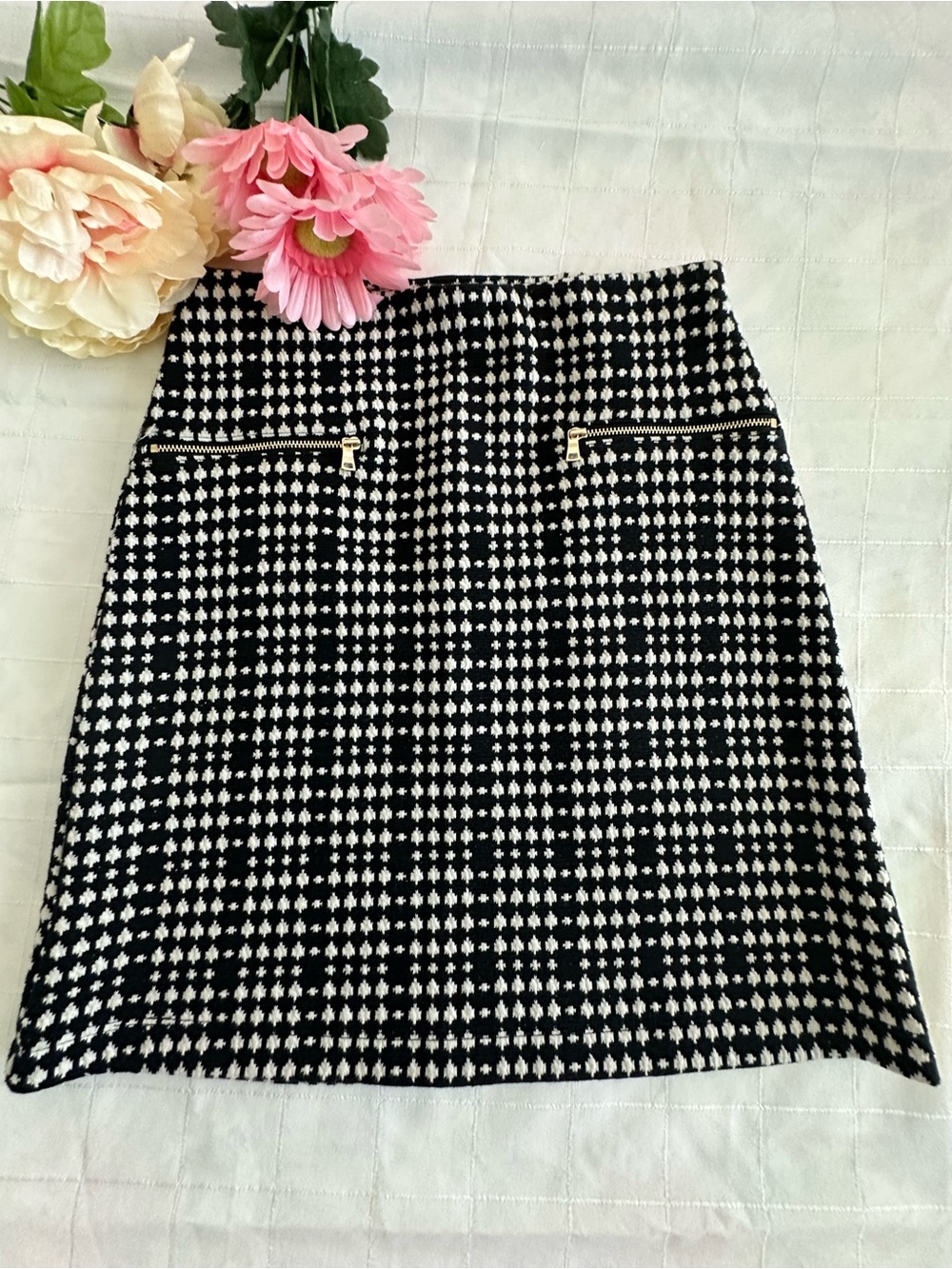 LOFT Black & White Patterned Pencil Skirt with Gold Zipper Pockets